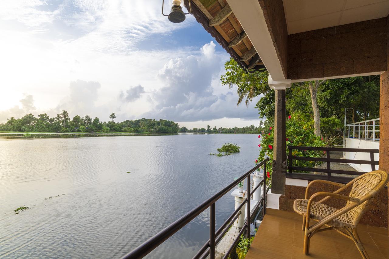 Warmth Lake Haven Alappuzha Exteriér fotografie