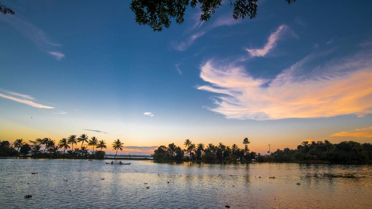Warmth Lake Haven Alappuzha Exteriér fotografie