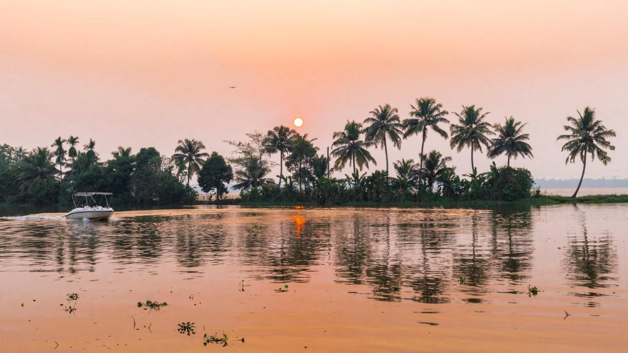 Warmth Lake Haven Alappuzha Exteriér fotografie