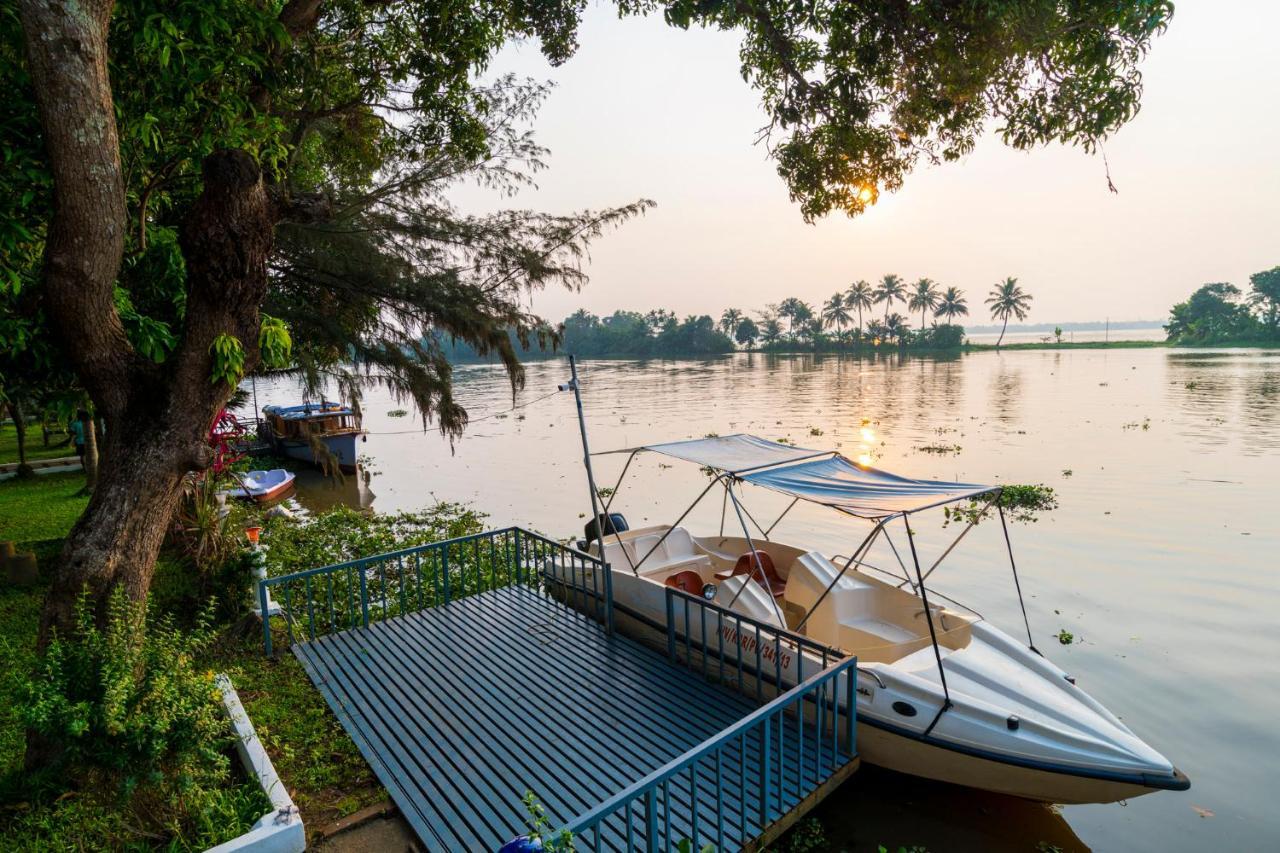 Warmth Lake Haven Alappuzha Exteriér fotografie