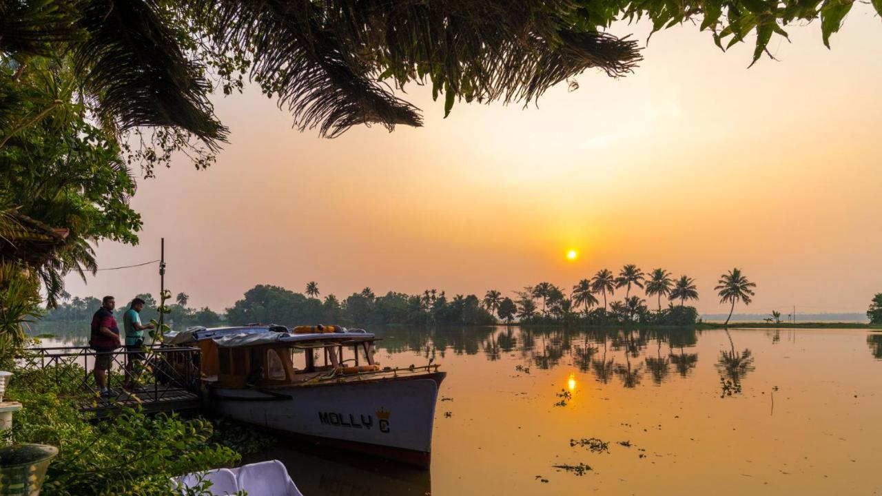 Warmth Lake Haven Alappuzha Exteriér fotografie
